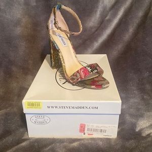 Steve Madden heel